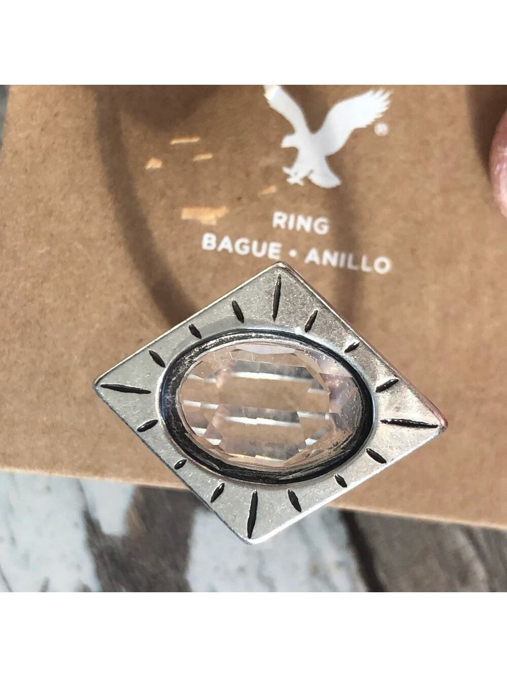 American Eagle Outfitters 𝅺aeo etched oval crystal edgy silver ring